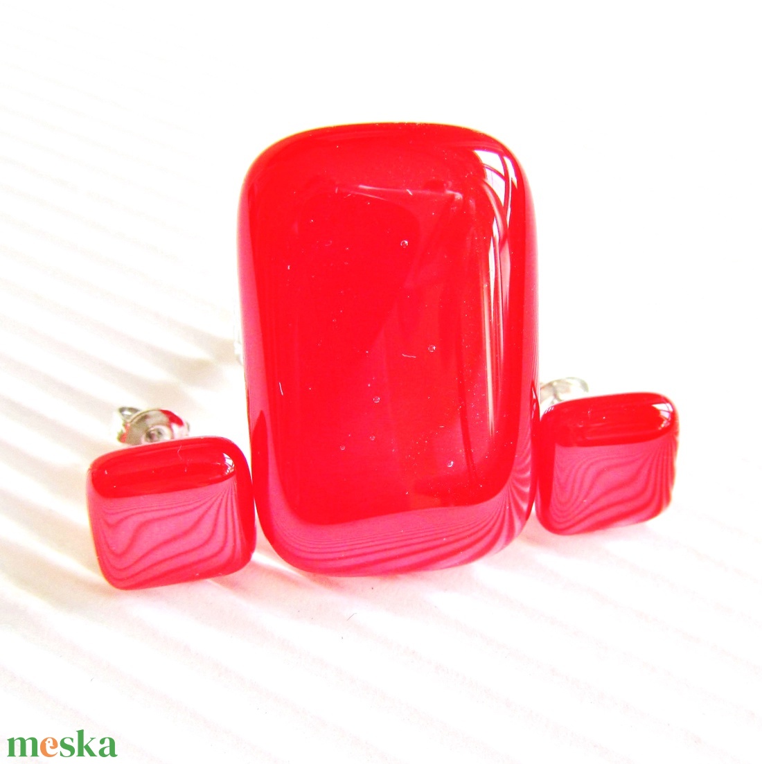 Utolsó szett! - NEMESACÉL Ferrari piros elegancia üveg gyűrű és fülbevaló ORVOSI FÉM bedugón, üvegékszer szett  - ékszer - ékszerszett - Meska.hu
