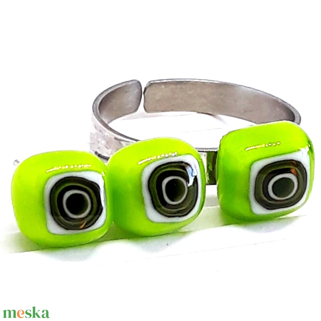 Klimt nyomán -  millefiori kockácska üveg fülbevaló ORVOSI FÉM alapon, üvegékszer  - ékszer - fülbevaló - pötty fülbevaló - Meska.hu