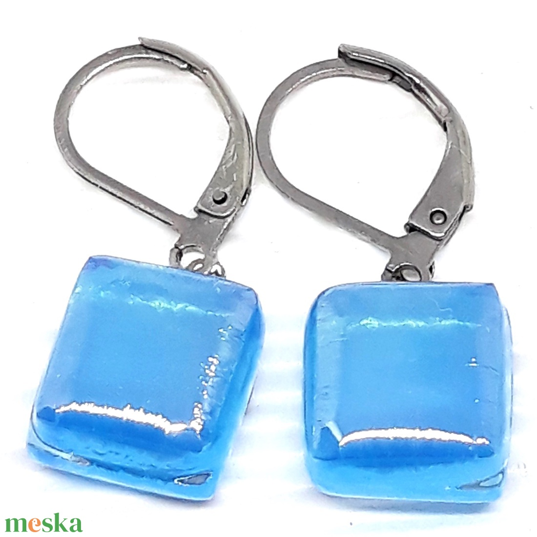 NEMESACÉL - Égszínkék tükörfény rombusz francia kapcsos üveg fülbevaló, üvegékszer - ékszer - fülbevaló - lógó fülbevaló - Meska.hu