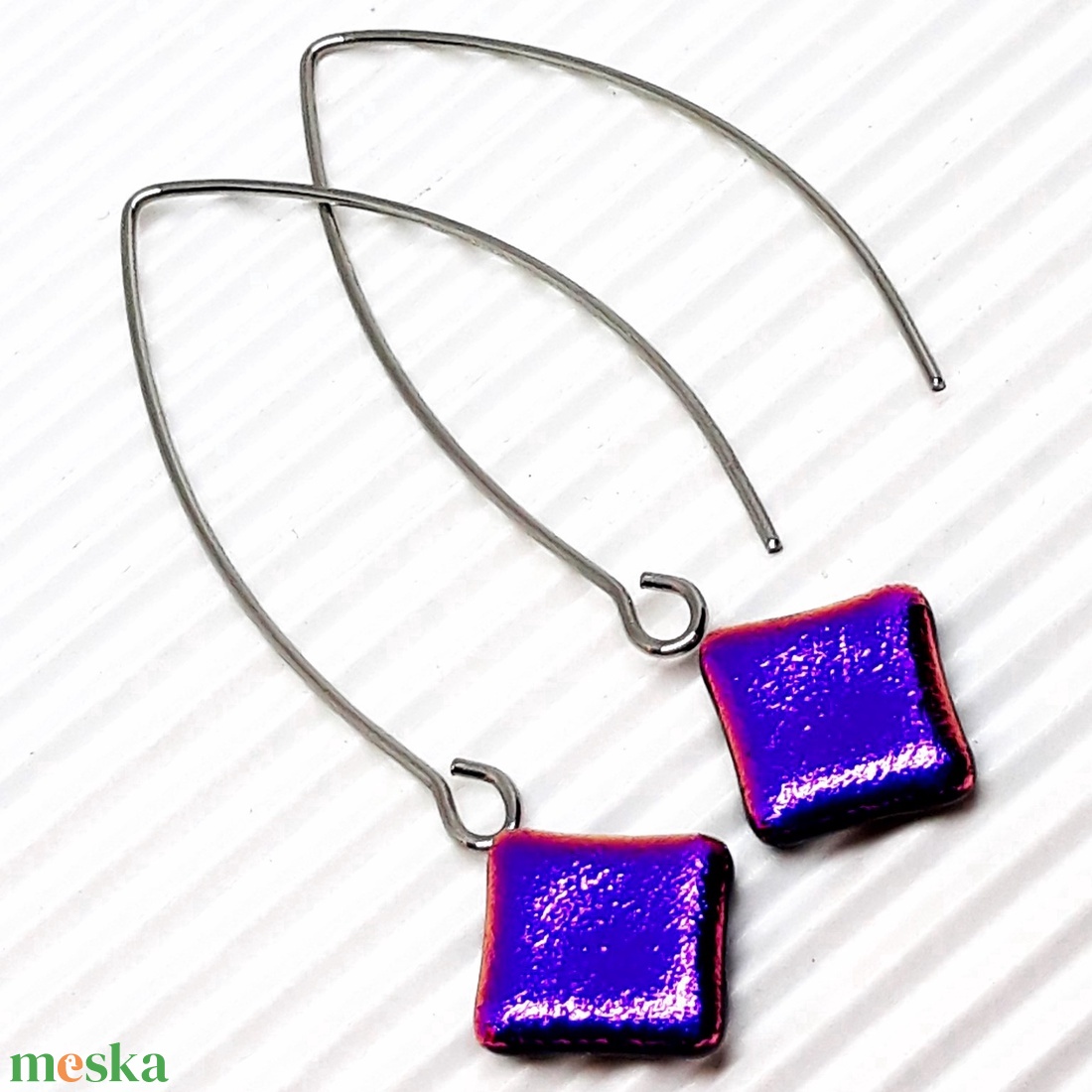 ORVOSI FÉM - Ultraibolya dichroic üveg kocka bedugós fülbevaló, üvegékszer - ékszer - fülbevaló - pötty fülbevaló - Meska.hu ORVOSI FÉM - Ultraibolya dichroic üveg kocka bedugós fülbevaló, üvegékszer - ékszer - fülbevaló - pötty fülbevaló - Meska.hu