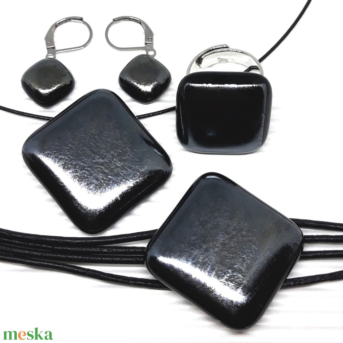 NEMESACÉL - Ezüst szürke metál fény rombusz üveg medál, karkötő és fülbevaló, minimal, üvegékszer szett - ékszer - ékszerszett - Meska.hu