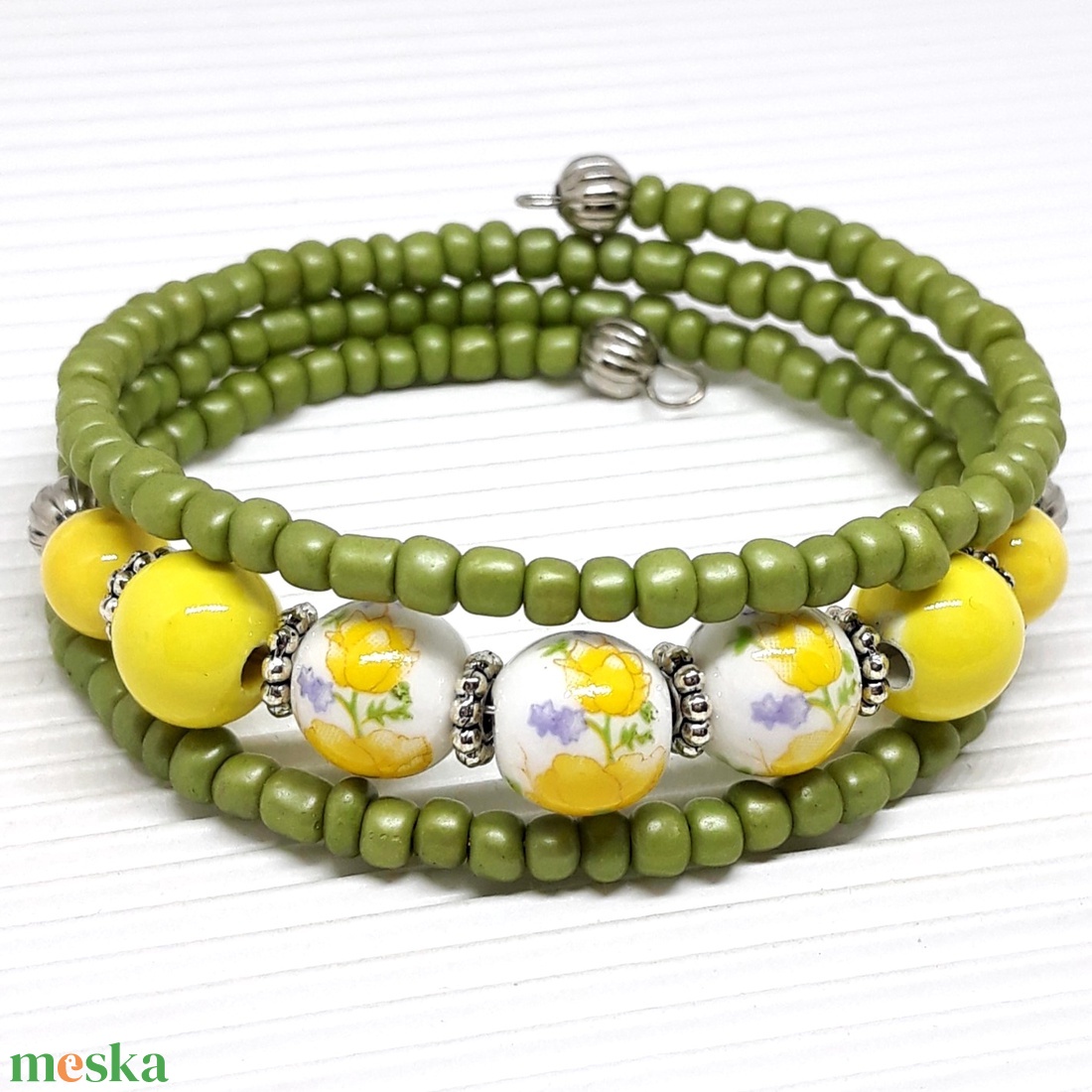 Tulipáncsokor porcelán/üveg gyöngy karkötő, gyöngyékszer - ékszer - karkötő - gyöngyös karkötő - Meska.hu