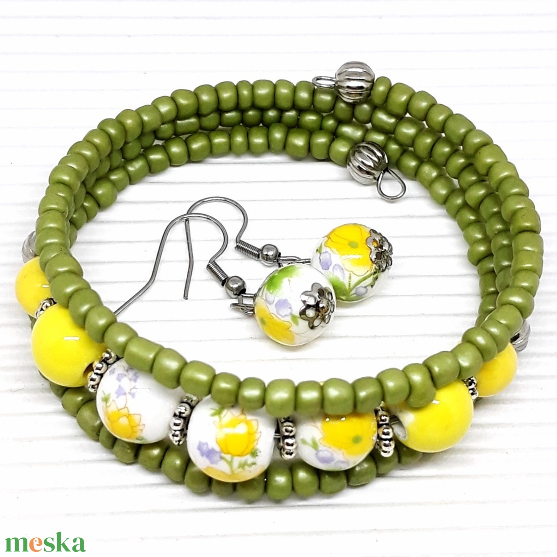 Tulipáncsokor porcelán/üveg gyöngy karkötő, gyöngyékszer - ékszer - karkötő - gyöngyös karkötő - Meska.hu