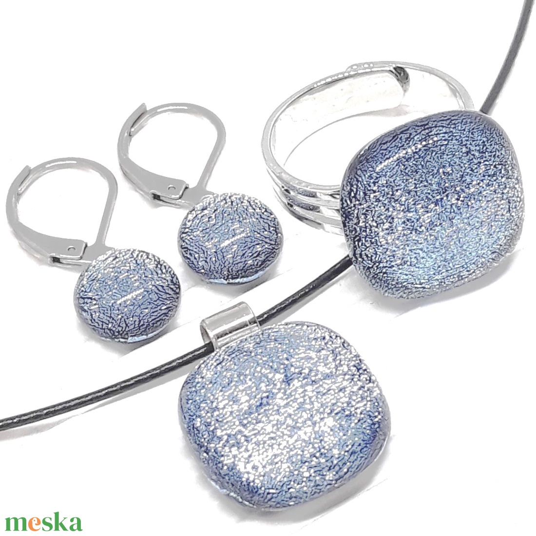 NEMESACÉL - Hamvas-kékes ezüst ragyogás dichroic üveg medál, francia kapcsos fülbevaló és gyűrű, üvegékszer szett - ékszer - ékszerszett - Meska.hu