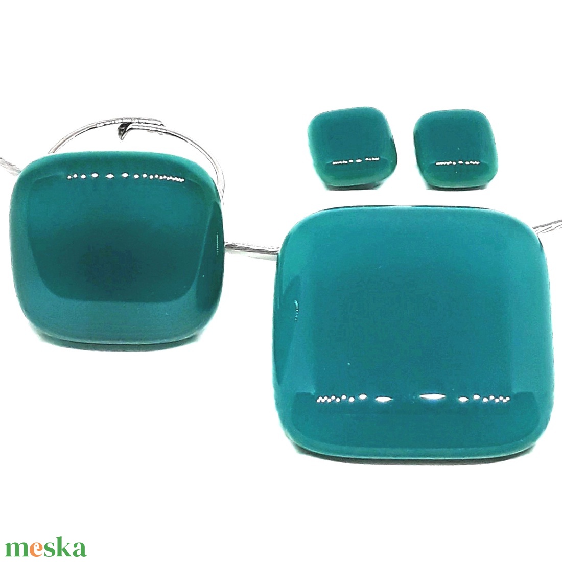 NEMESACÉL - Hamvas smaragd üveg rombusz medál, gyűrű és fülbevaló, üvegékszer szett - ékszer - ékszerszett - Meska.hu