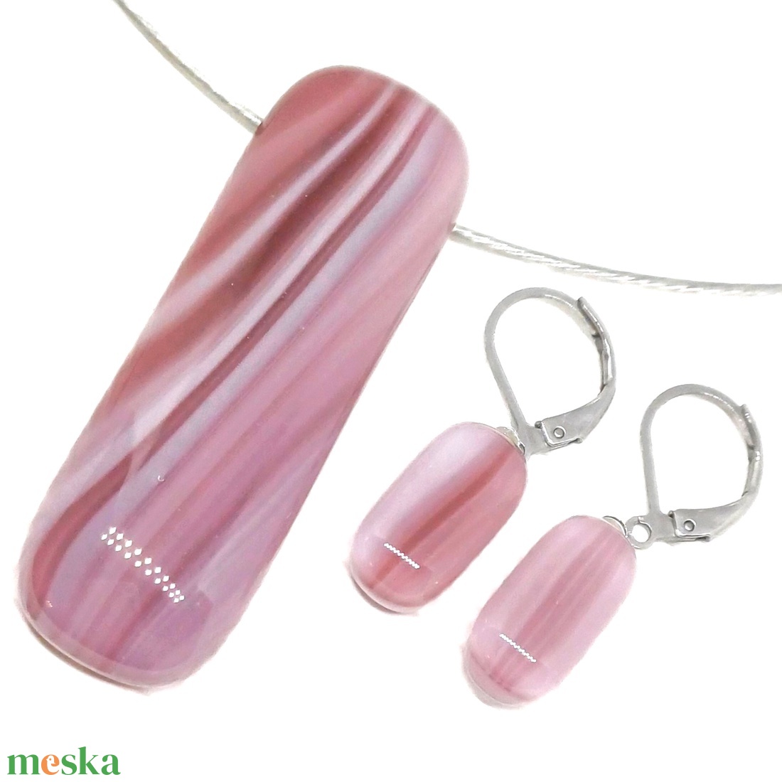 NEMESACÉL - Sápadt rózsaszín-mályva elegancia üveg medál és bedugós kocka fülbevaló, üvegékszer szett - ékszer - ékszerszett - Meska.hu NEMESACÉL - Sápadt rózsaszín-mályva elegancia üveg medál és bedugós kocka fülbevaló, üvegékszer szett - ékszer - ékszerszett - Meska.hu