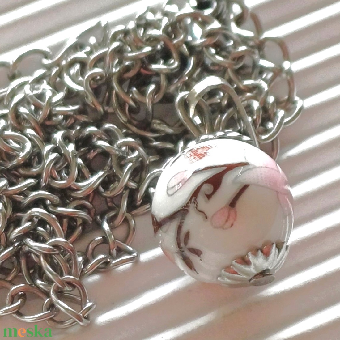 NEMESACÉL! - Japán cseresznyevirág porcelán gyöngy nyaklánc, gyöngyékszer - ékszer - nyaklánc - medálos nyaklánc - Meska.hu