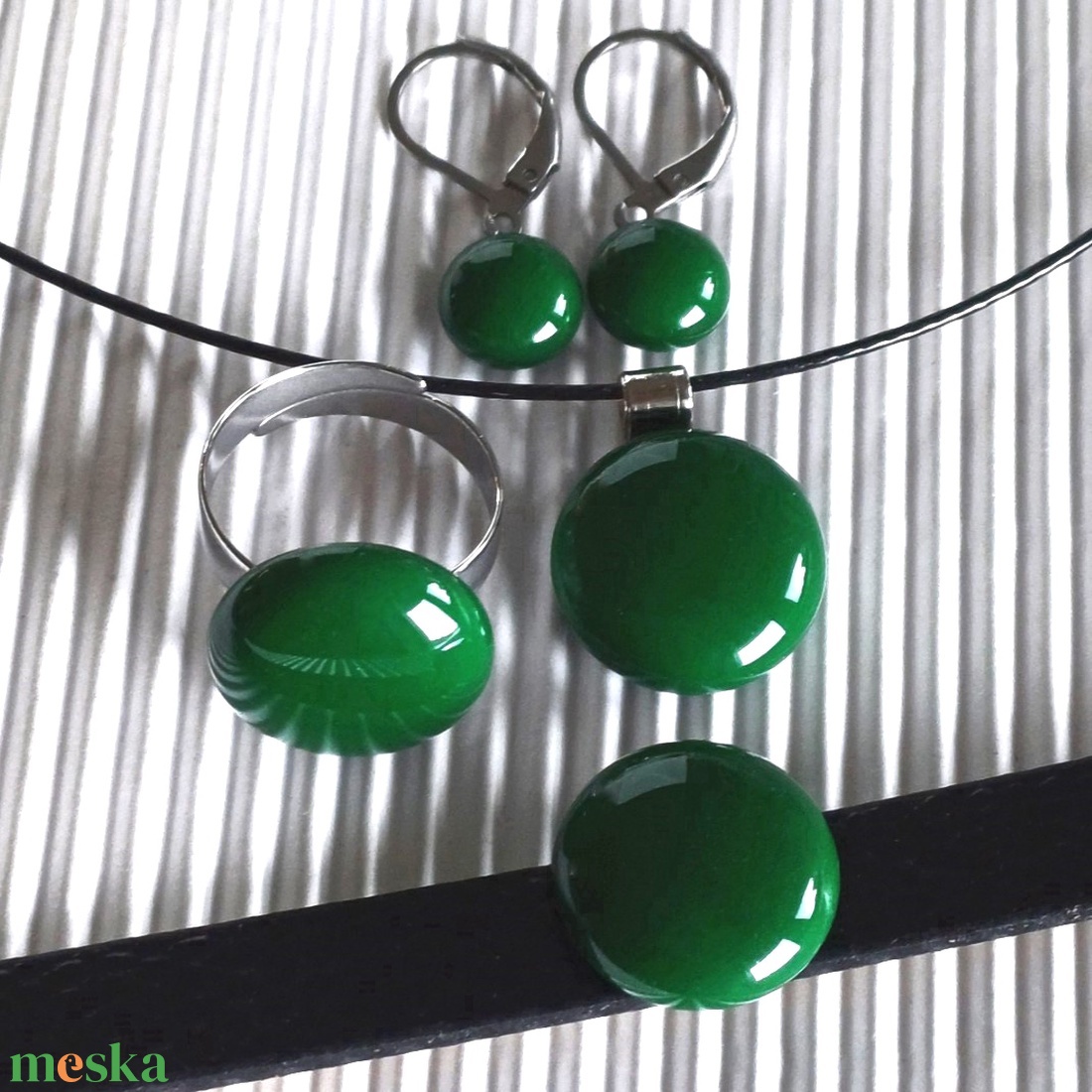 NEMESACÉL - Smaragd pötty üveg gyűrű, üvegékszer - ékszer - gyűrű - statement gyűrű - Meska.hu