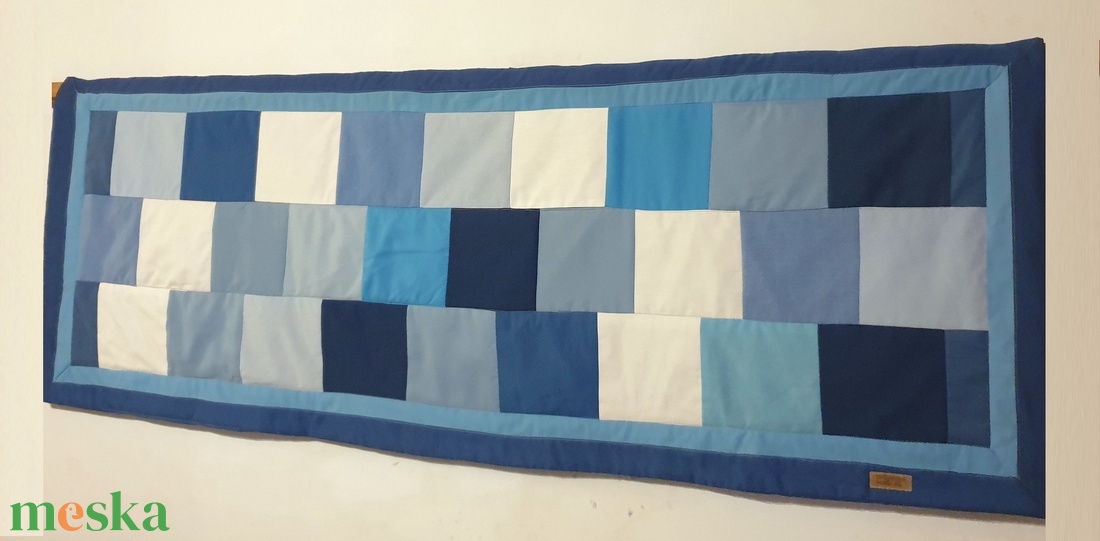 Falvédő, kék - fehér patchwork, 160 cm. Új, egyedi, kézműves termék, ajándéknak is - otthon & lakás - lakástextil - falvédő - Meska.hu