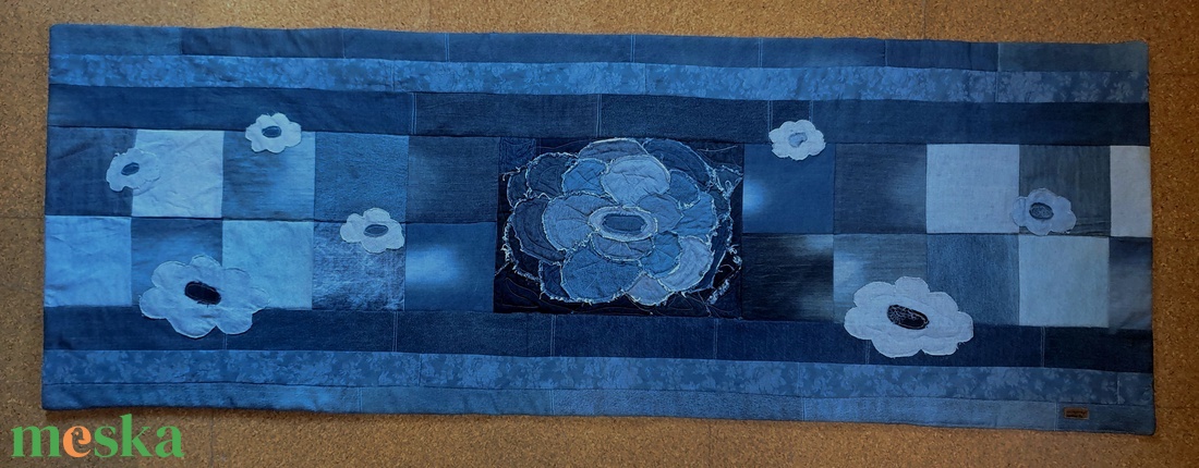 Virágok: farmer falikép, falvédő, rojtolt patchwork, puha és vastag, 200 cm. Új, egyedi, kézműves termék - művészet - textilkép - egyéb - Meska.hu Virágok: farmer falikép, falvédő, rojtolt patchwork, puha és vastag, 200 cm. Új, egyedi, kézműves termék - művészet - textilkép - egyéb - Meska.hu