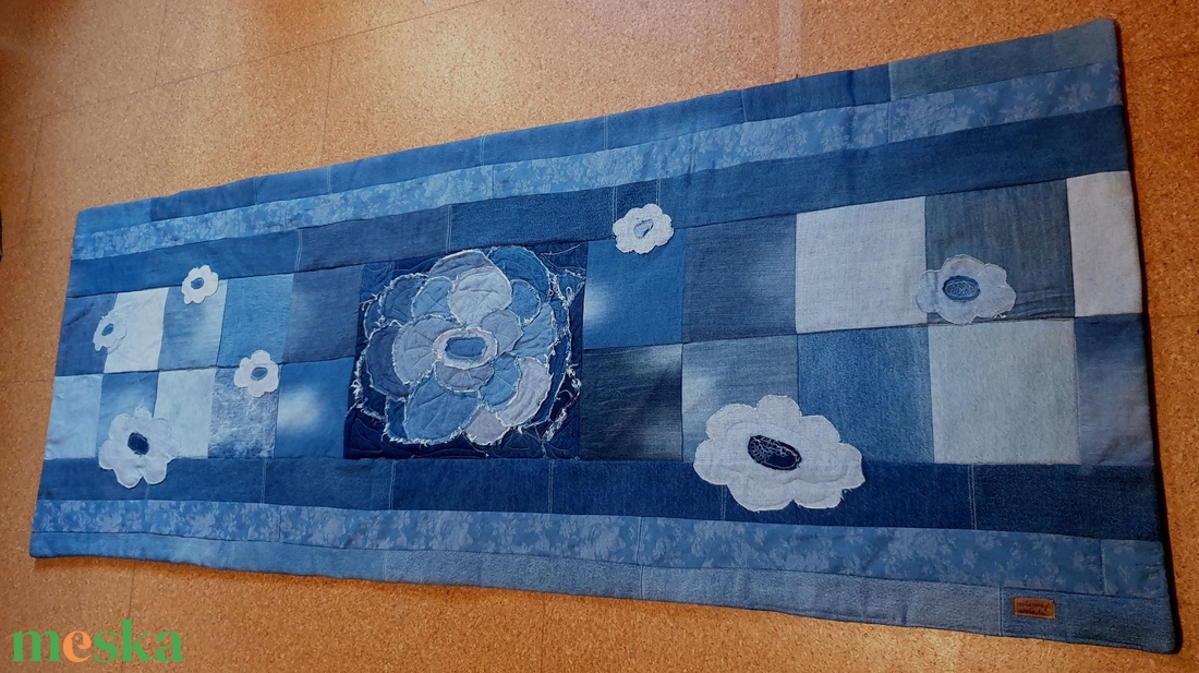 Virágok: farmer falikép, falvédő, rojtolt patchwork, puha és vastag, 200 cm. Új, egyedi, kézműves termék - művészet - textilkép - egyéb - Meska.hu Virágok: farmer falikép, falvédő, rojtolt patchwork, puha és vastag, 200 cm. Új, egyedi, kézműves termék - művészet - textilkép - egyéb - Meska.hu