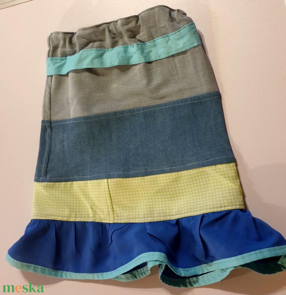 Szoknya (kb. 6 évesre). Farmer és textil újrahasznosítással: upcycling, NoWaste. Új, egyedi, kézműves termék - ruha & divat - babaruha & gyerekruha - szoknya - Meska.hu Szoknya (kb. 6 évesre). Farmer és textil újrahasznosítással: upcycling, NoWaste. Új, egyedi, kézműves termék - ruha & divat - babaruha & gyerekruha - szoknya - Meska.hu