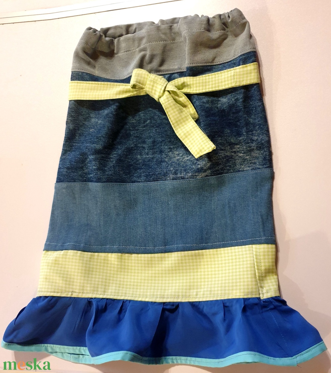 Szoknya (kb. 7 évesre). Farmer és textil újrahasznosítással: upcycling, NoWaste. Új, egyedi, kézműves termék - ruha & divat - babaruha & gyerekruha - szoknya - Meska.hu Szoknya (kb. 7 évesre). Farmer és textil újrahasznosítással: upcycling, NoWaste. Új, egyedi, kézműves termék - ruha & divat - babaruha & gyerekruha - szoknya - Meska.hu