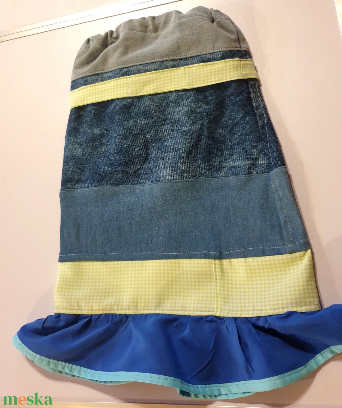 Szoknya (kb. 7 évesre). Farmer és textil újrahasznosítással: upcycling, NoWaste. Új, egyedi, kézműves termék - ruha & divat - babaruha & gyerekruha - szoknya - Meska.hu Szoknya (kb. 7 évesre). Farmer és textil újrahasznosítással: upcycling, NoWaste. Új, egyedi, kézműves termék - ruha & divat - babaruha & gyerekruha - szoknya - Meska.hu