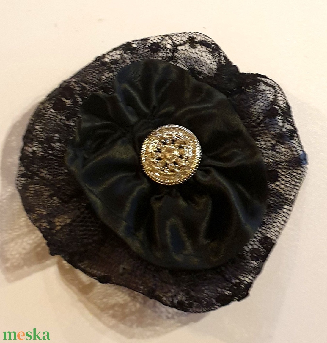 Szoknya, fekete, alkalmi. Ajándék kitűzővel és szatén övvel. Egyedi tervezésű, kézműves termék. Upcycling, NoWaste. - ruha & divat - női ruha - szoknya - Meska.hu Szoknya, fekete, alkalmi. Ajándék kitűzővel és szatén övvel. Egyedi tervezésű, kézműves termék. Upcycling, NoWaste. - ruha & divat - női ruha - szoknya - Meska.hu