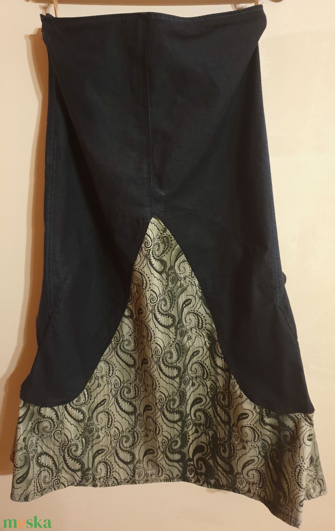Szoknya, loknis farmer és szürke, keleties mintájú vászon. M, 40 méret. Új, egyedi tervezésű, kézműves termék. Upcycled - ruha & divat - női ruha - szoknya - Meska.hu Szoknya, loknis farmer és szürke, keleties mintájú vászon. M, 40 méret. Új, egyedi tervezésű, kézműves termék. Upcycled - ruha & divat - női ruha - szoknya - Meska.hu