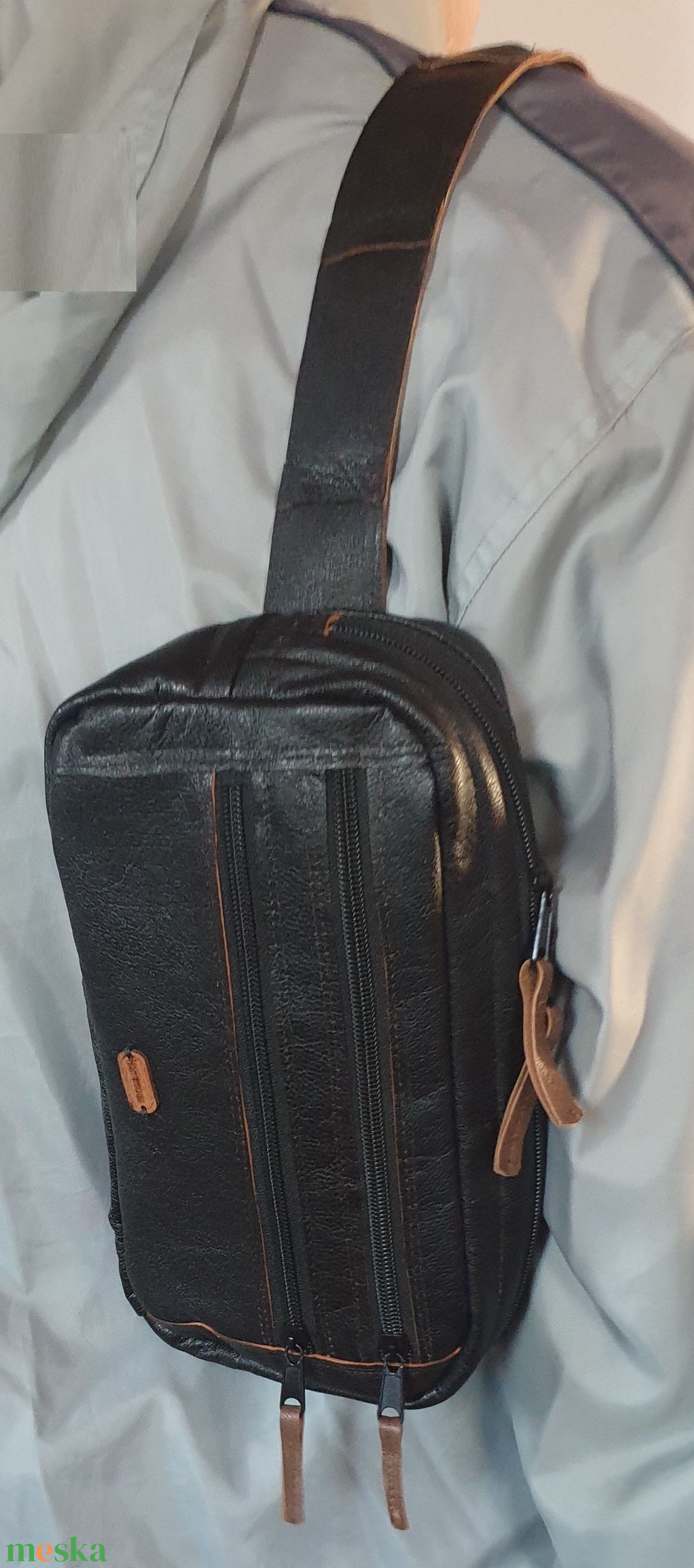 Kis hátizsák, crosstáska, övtáska, sling bag, férfiaknak. Valódi bőr, fekete és barna, vízzáró, tabletnek is. Új, egyedi - táska & tok - hátizsák - kishátizsák - Meska.hu Kis hátizsák, crosstáska, övtáska, sling bag, férfiaknak. Valódi bőr, fekete és barna, vízzáró, tabletnek is. Új, egyedi - táska & tok - hátizsák - kishátizsák - Meska.hu