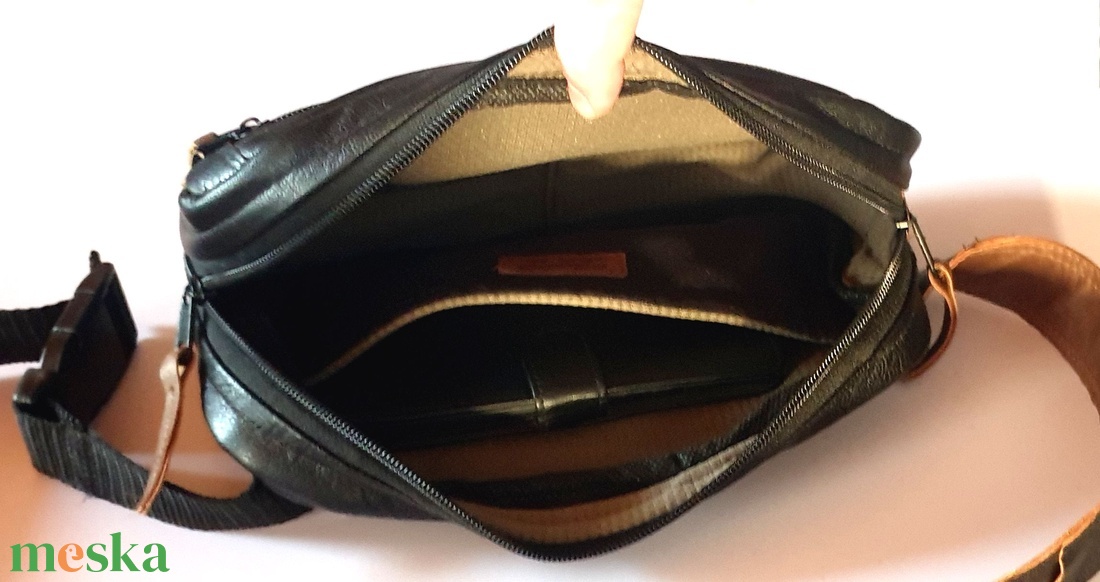 Kis hátizsák, crosstáska, övtáska, sling bag, férfiaknak. Valódi bőr, fekete és barna, vízzáró, tabletnek is. Új, egyedi - táska & tok - hátizsák - kishátizsák - Meska.hu Kis hátizsák, crosstáska, övtáska, sling bag, férfiaknak. Valódi bőr, fekete és barna, vízzáró, tabletnek is. Új, egyedi - táska & tok - hátizsák - kishátizsák - Meska.hu