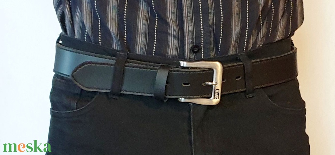 Férfi derékszíj, öv. Fekete valódi bőr, ezüst színű csattal, Jeans felirattal. Egyedi, kézműves termék. Ajándéknak is - ruha & divat - öv & övcsat - öv - Meska.hu Férfi derékszíj, öv. Fekete valódi bőr, ezüst színű csattal, Jeans felirattal. Egyedi, kézműves termék. Ajándéknak is - ruha & divat - öv & övcsat - öv - Meska.hu