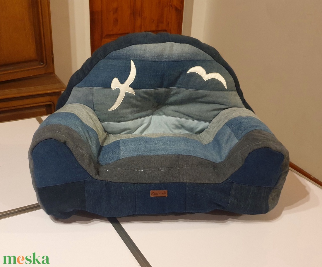 Babafotel, cicafekhely, farmer patchwork, sirályokkal, oldalzsebekkel, fogantyúval. Új, egyedi, kézműves termék - otthon & életmód - babaszoba, gyerekszoba - gyerek szék, sámli - Meska.hu Babafotel, cicafekhely, farmer patchwork, sirályokkal, oldalzsebekkel, fogantyúval. Új, egyedi, kézműves termék - otthon & életmód - babaszoba, gyerekszoba - gyerek szék, sámli - Meska.hu