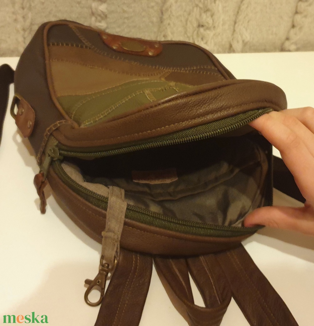 Erdő: kis hátizsák, valódi bőr patchwork. Barna, terepzöld, természetes, rusztikus stílusban. Egyedi, kézműves termék - táska & tok - hátizsák - kishátizsák - Meska.hu