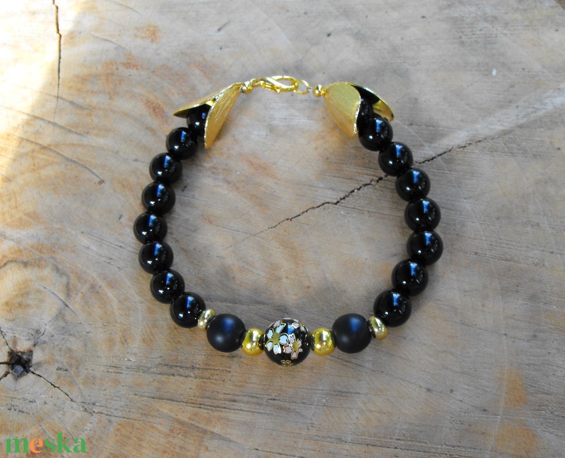 Aranyló virágok, feketében - ékszer - karkötő - gyöngyös karkötő - Meska.hu