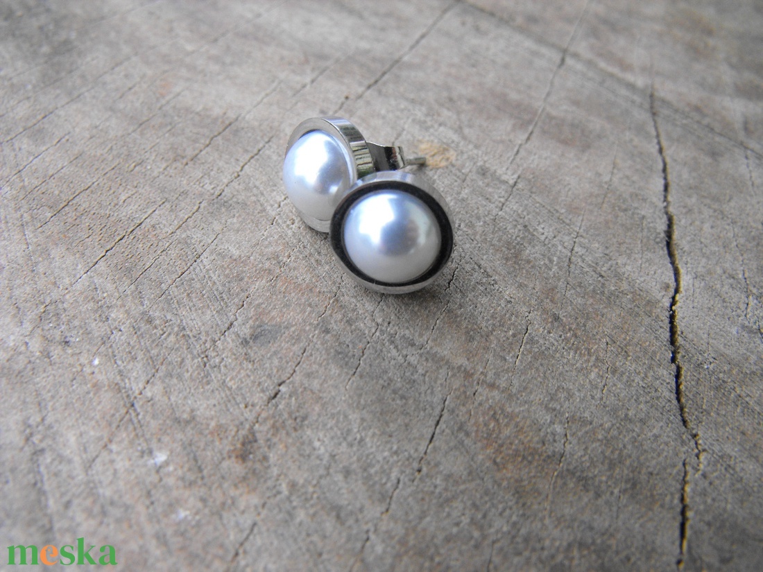 Orvosi fém bedugós fülbevaló - ékszer - fülbevaló - pötty fülbevaló - Meska.hu