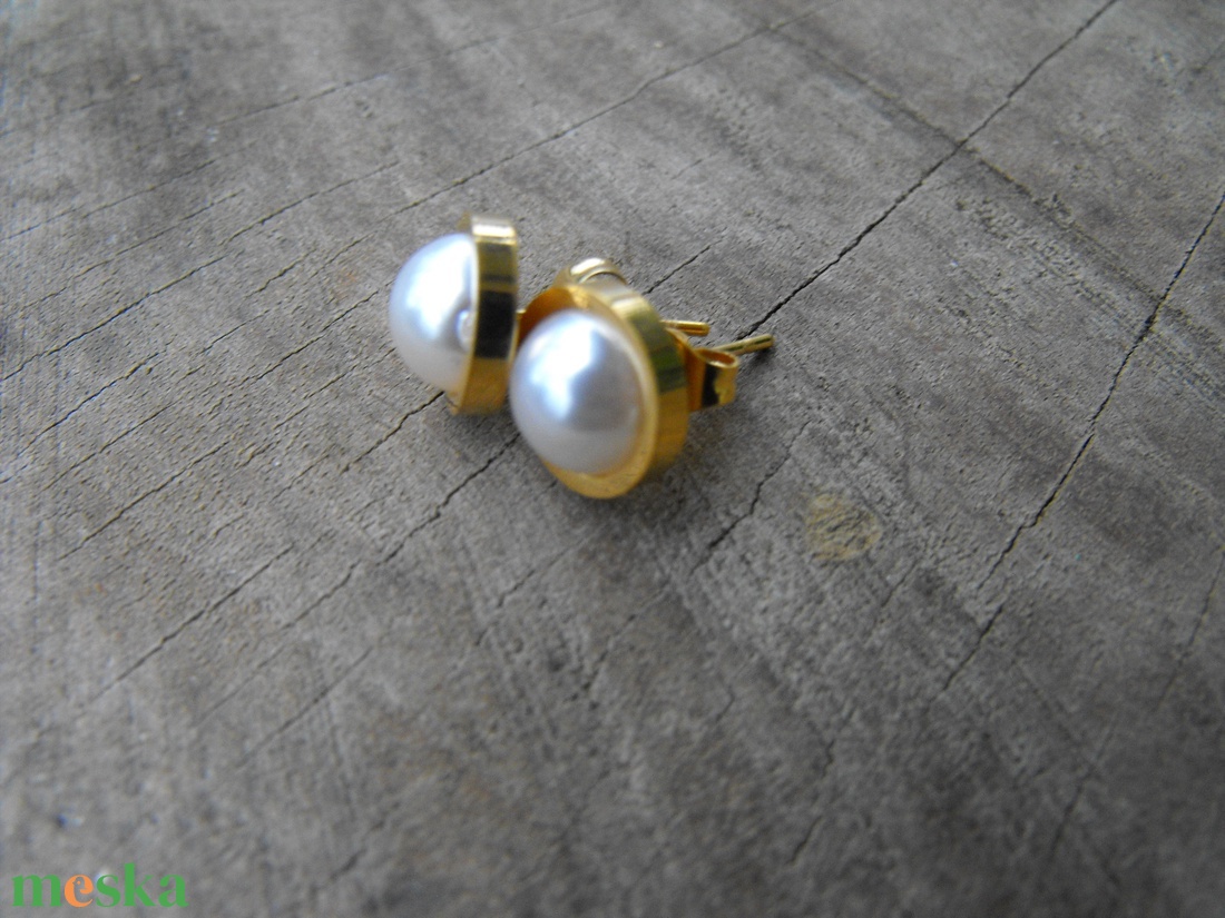 Orvosi fém bedugós fülbevaló - ékszer - fülbevaló - pötty fülbevaló - Meska.hu