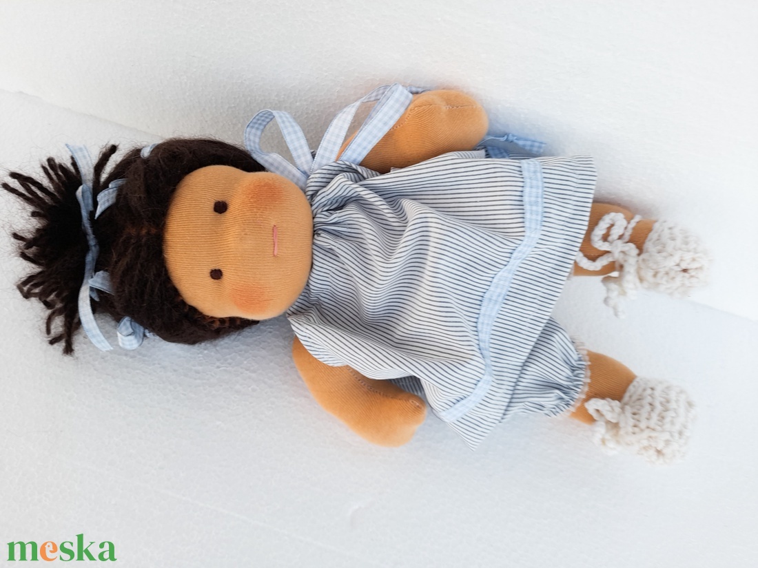 Édes kis Waldorf típusú baba keresi játszópajtását  - játék & sport - baba & babaház - öltöztethető baba - Meska.hu