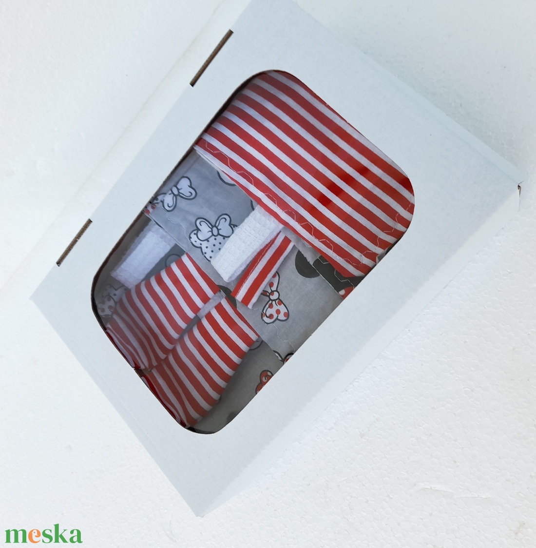 Minni mintás rongyi nyálkendővel a legkisebbeknek - játék & sport - babalátogató ajándékcsomag - Meska.hu