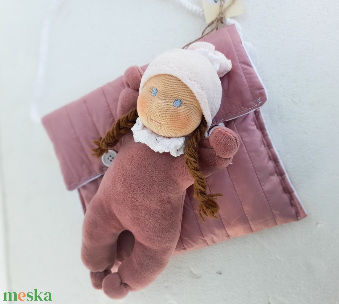 Szeretgethetős,cipelős Waldorf típusú manóbaba 3 az 1 ben - játék & sport - baba & babaház - babaruha, babakellék - Meska.hu
