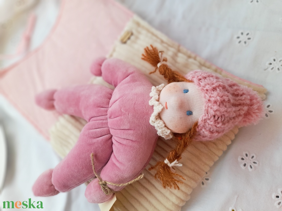 Nagyon cuki Alvózsákos,hurcibálós Waldorf típusú manóbaba - játék & sport - baba & babaház - babaruha, babakellék - Meska.hu Nagyon cuki Alvózsákos,hurcibálós Waldorf típusú manóbaba - játék & sport - baba & babaház - babaruha, babakellék - Meska.hu