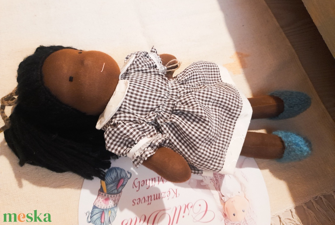 Waldorf típusú baba kockás ruhában - játék & sport - baba & babaház - öltöztethető baba - Meska.hu