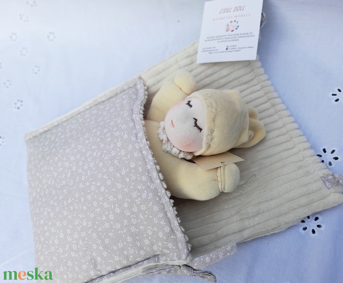 Alvózsákos cipelhetős Waldorf manóbaba mosipelussal - játék & sport - baba & babaház - babaruha, babakellék - Meska.hu Alvózsákos cipelhetős Waldorf manóbaba mosipelussal - játék & sport - baba & babaház - babaruha, babakellék - Meska.hu