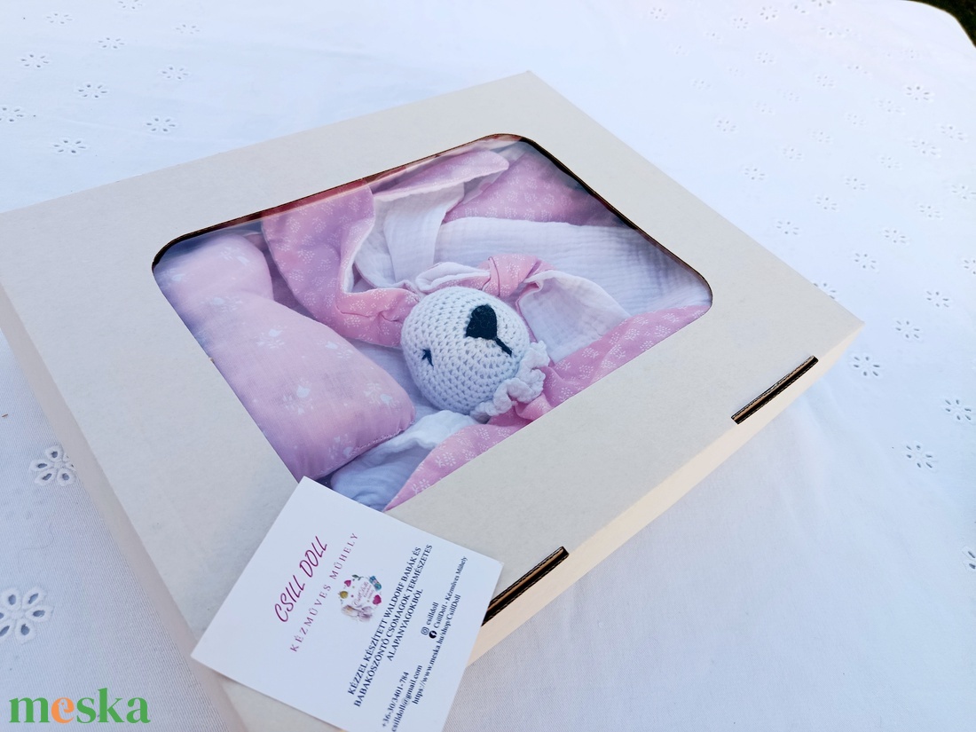 Pihe puha takaró nyuszis nyunyókával Babaváró-Babaköszöntő ajándéknak - játék & sport - babalátogató ajándékcsomag - Meska.hu Pihe puha takaró nyuszis nyunyókával Babaváró-Babaköszöntő ajándéknak - játék & sport - babalátogató ajándékcsomag - Meska.hu