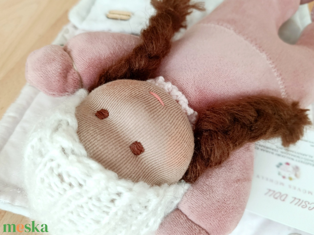 Alvózsákos cipelhetős Waldorf típusú manóbaba  - játék & sport - baba & babaház - babaruha, babakellék - Meska.hu Alvózsákos cipelhetős Waldorf típusú manóbaba  - játék & sport - baba & babaház - babaruha, babakellék - Meska.hu