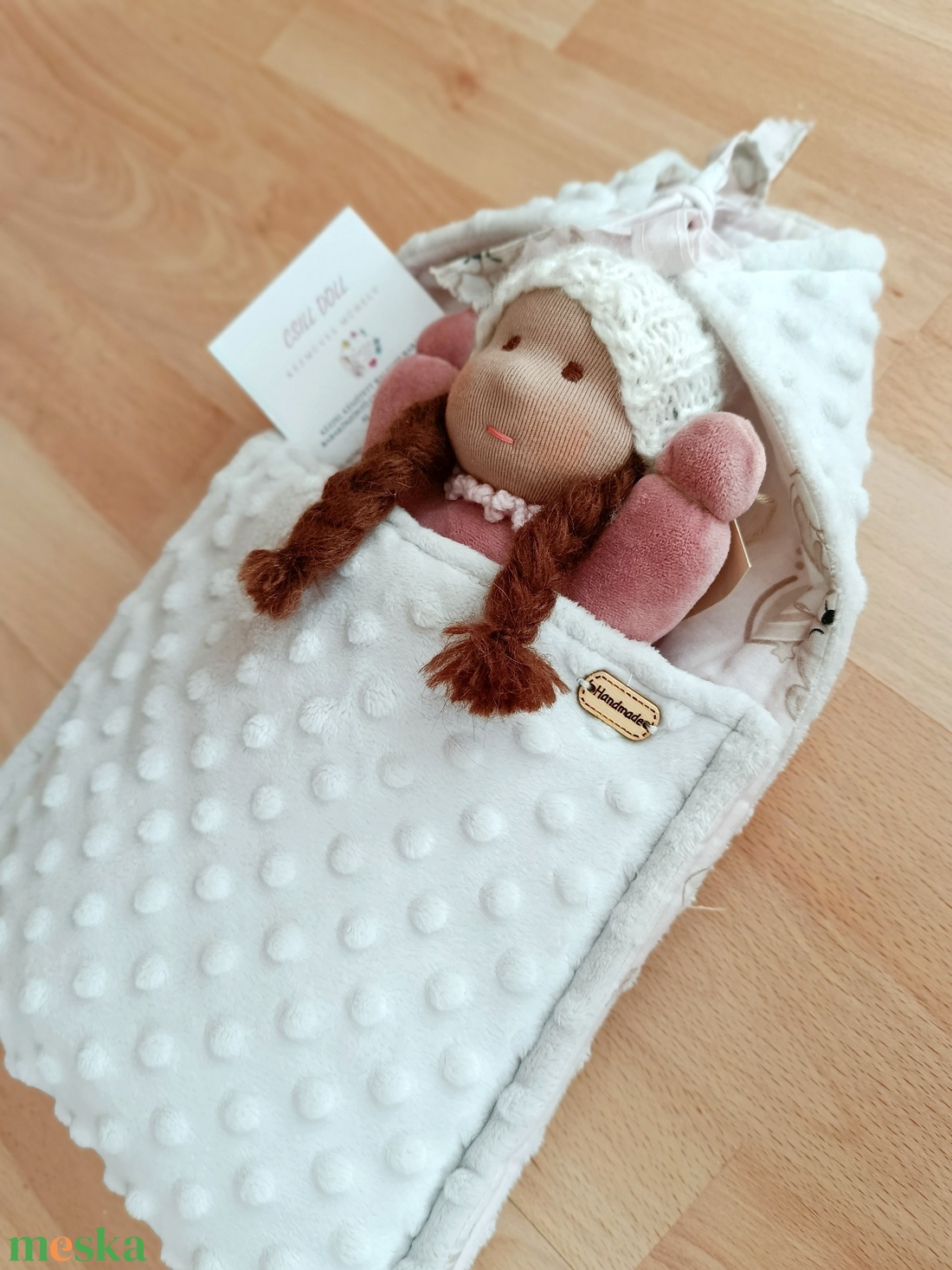 Alvózsákos cipelhetős Waldorf típusú manóbaba  - játék & sport - baba & babaház - babaruha, babakellék - Meska.hu Alvózsákos cipelhetős Waldorf típusú manóbaba  - játék & sport - baba & babaház - babaruha, babakellék - Meska.hu