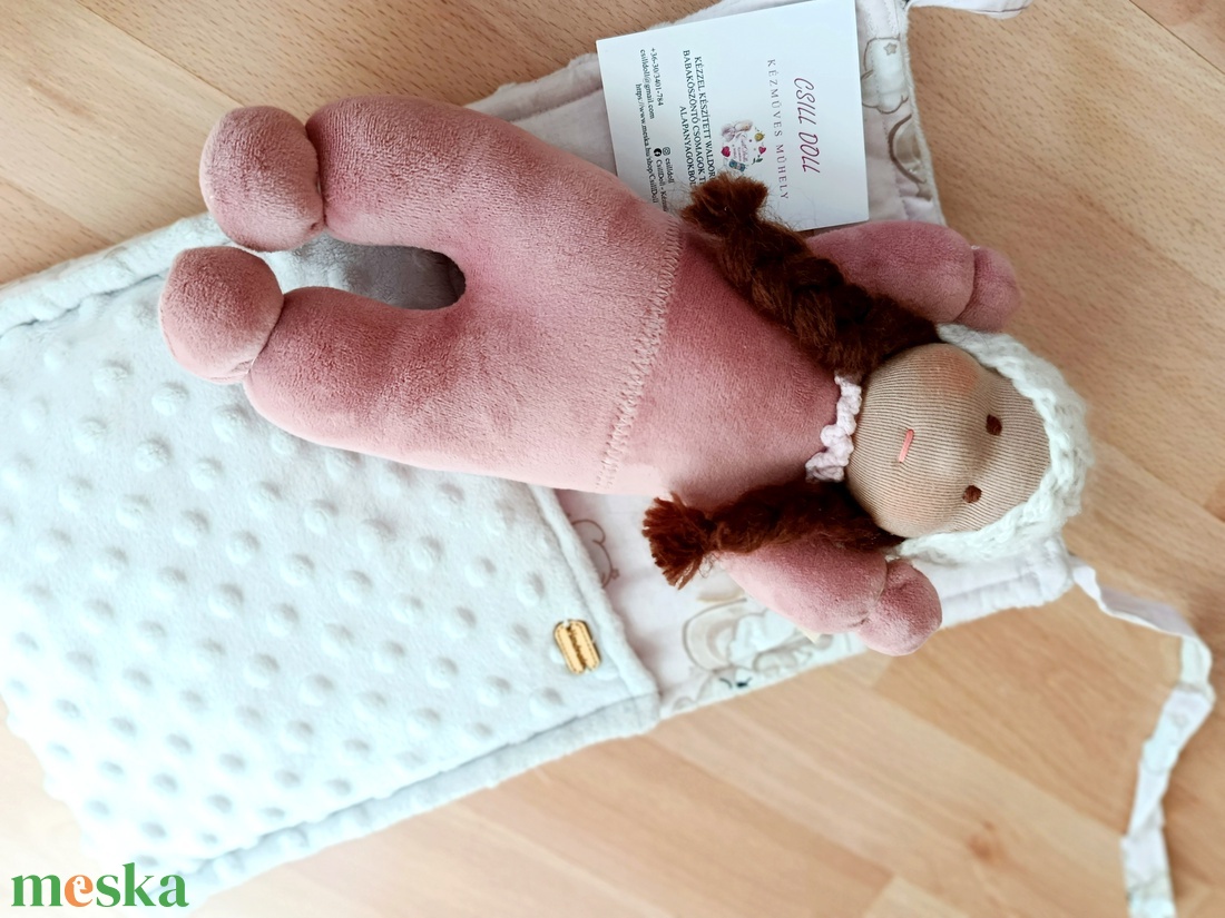 Alvózsákos cipelhetős Waldorf típusú manóbaba  - játék & sport - baba & babaház - babaruha, babakellék - Meska.hu Alvózsákos cipelhetős Waldorf típusú manóbaba  - játék & sport - baba & babaház - babaruha, babakellék - Meska.hu