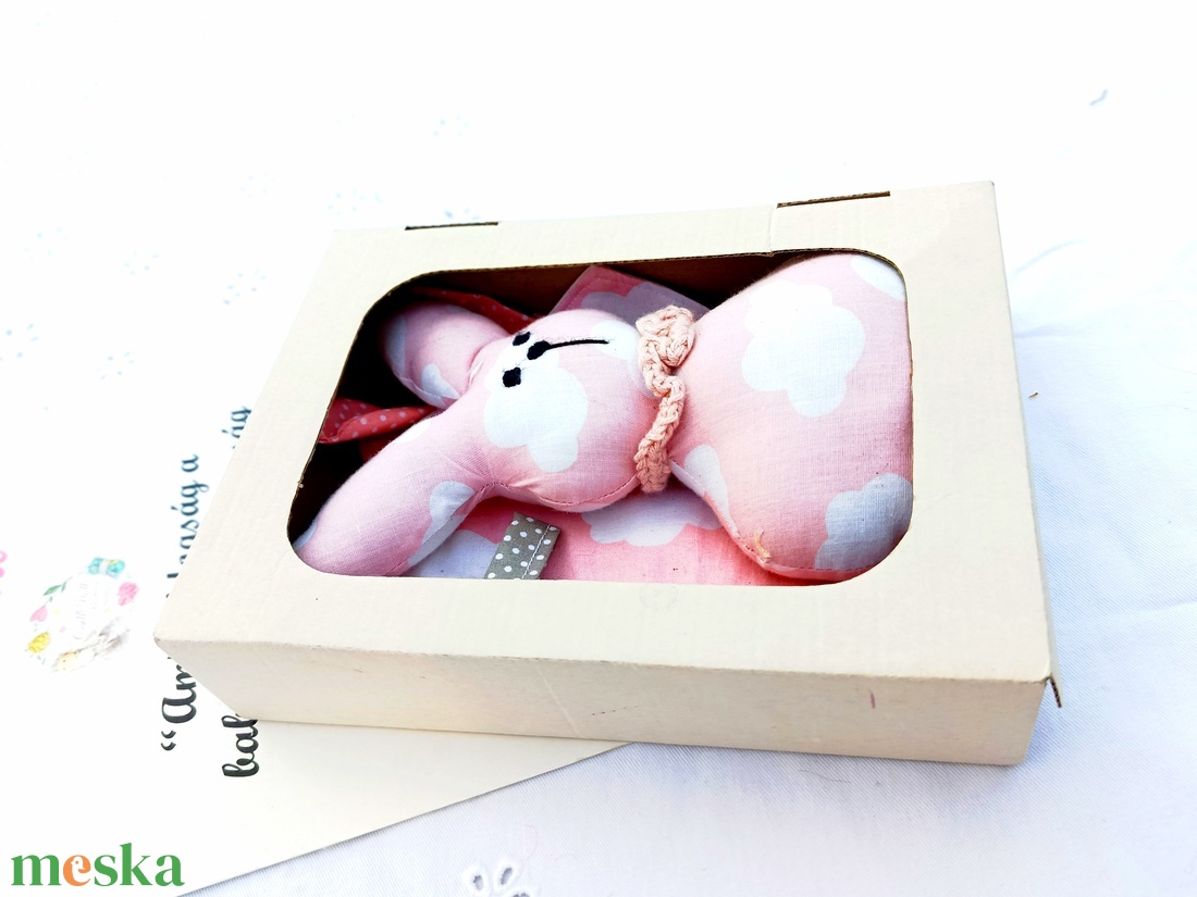 Cuki nyuszis rongyi szett a legapróbbaknak - játék & sport - babalátogató ajándékcsomag - Meska.hu Cuki nyuszis rongyi szett a legapróbbaknak - játék & sport - babalátogató ajándékcsomag - Meska.hu