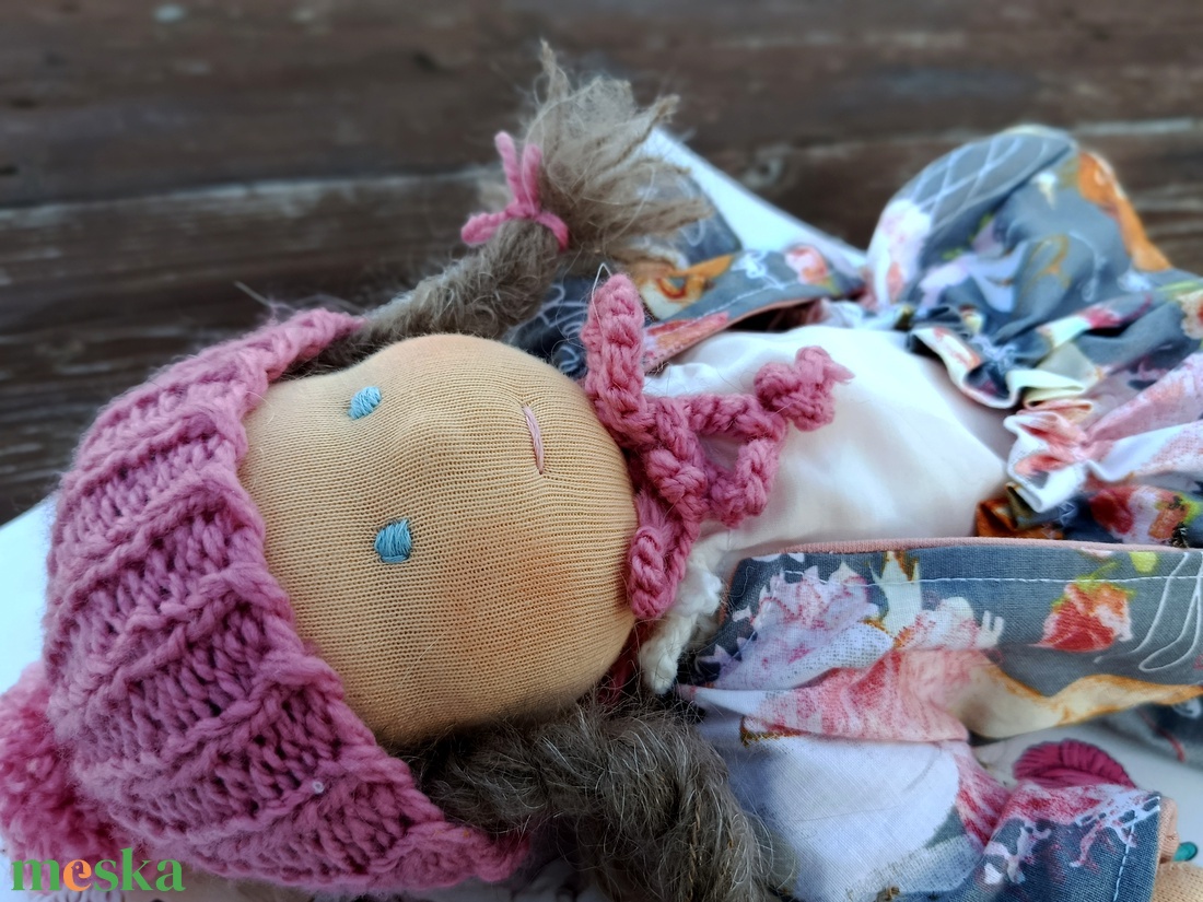 Szeretgetős öltöztethető Waldorf baba keresi kispajtását  - játék & sport - baba & babaház - öltöztethető baba - Meska.hu