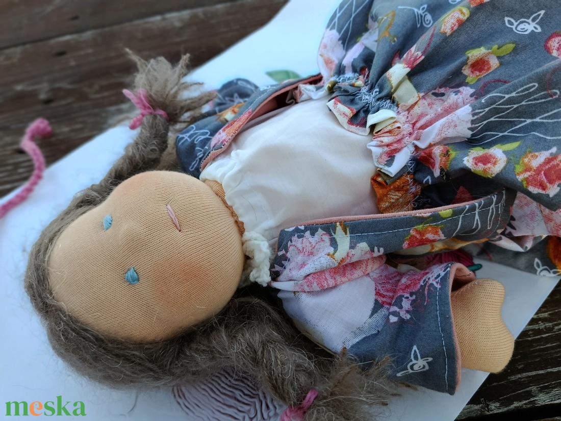 Szeretgetős öltöztethető Waldorf baba keresi kispajtását  - játék & sport - baba & babaház - öltöztethető baba - Meska.hu