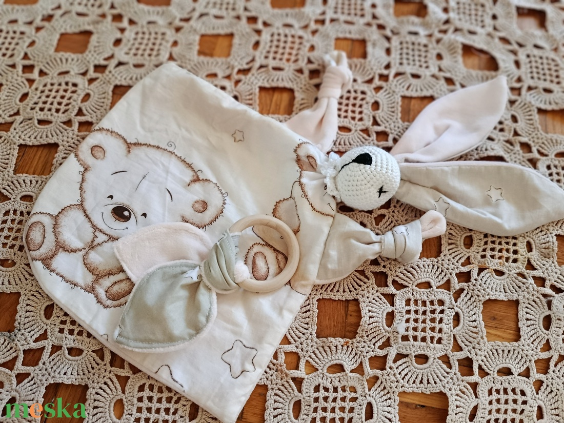 Gyönyörű natúr Babaváró-Babaköszöntő ajándék szett díszdobozban  - játék & sport - babalátogató ajándékcsomag - Meska.hu