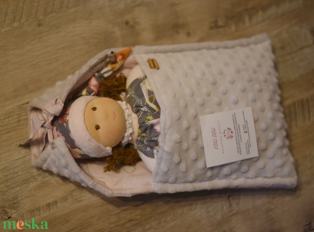 Alvózsákos cipelhetős öltöztethető Waldorf manóbaba  - játék & sport - baba & babaház - játékbaba, babakellék - Meska.hu