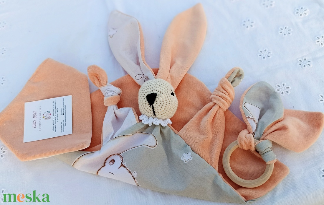 Gyönyörű pihe puha Babaköszöntő ajándék szett   - baba - mama - babalátogató ajándékcsomag - Meska.hu