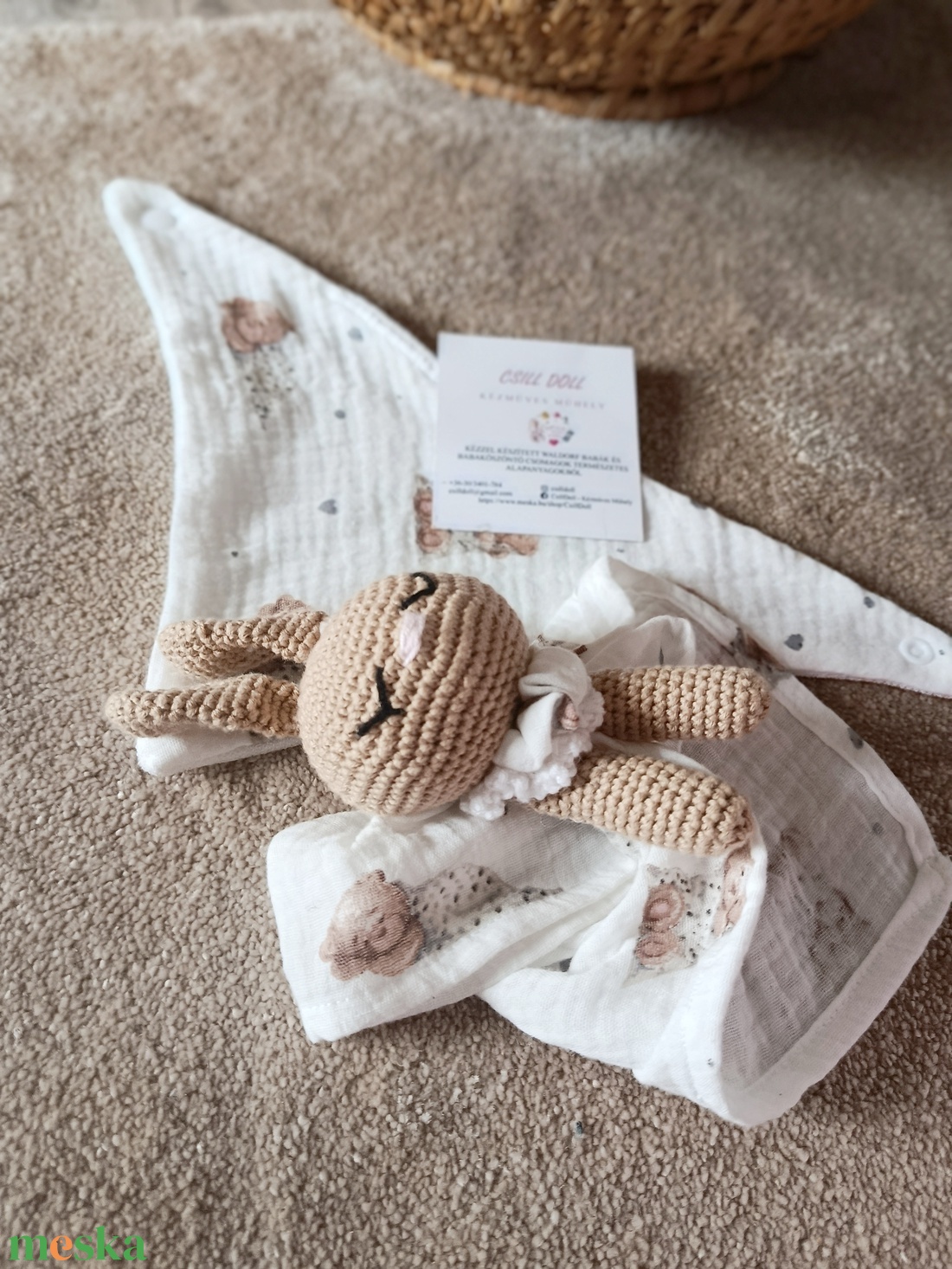 Nyuszis rongyikendő előkével duplagéz anyagból  - baba - mama - babalátogató ajándékcsomag - Meska.hu
