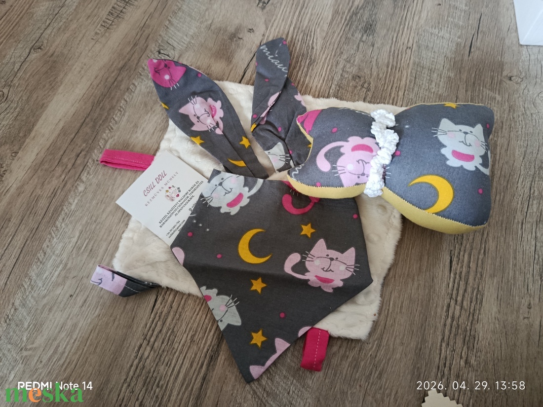 Cica mintás  szett Babaváró-Babaköszöntő ajándéknak - baba - mama - babalátogató ajándékcsomag - Meska.hu