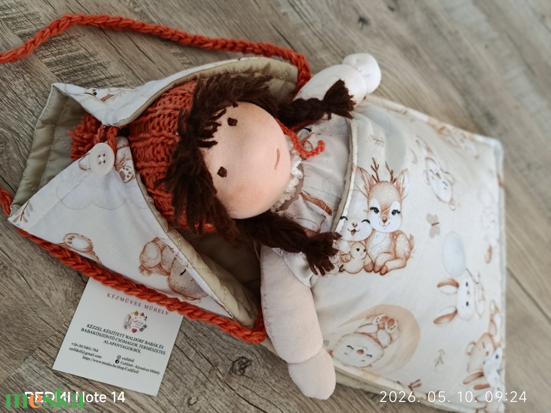 Édes kis Hurcibálós Waldorf manóbaba keresni kispajtását - játék & sport - baba & babaház - játékbaba, babakellék - Meska.hu