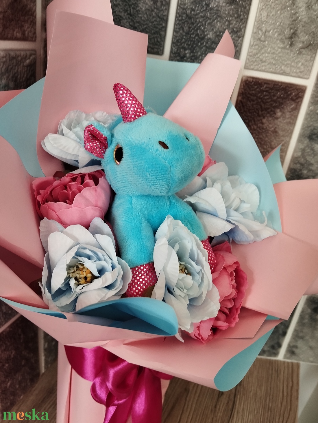 Pink-kék örökcsokor, plüss unikornissal - otthon & életmód - dekoráció - virágdísz és tartó - csokor & virágdísz - Meska.hu Pink-kék örökcsokor, plüss unikornissal - otthon & életmód - dekoráció - virágdísz és tartó - csokor & virágdísz - Meska.hu