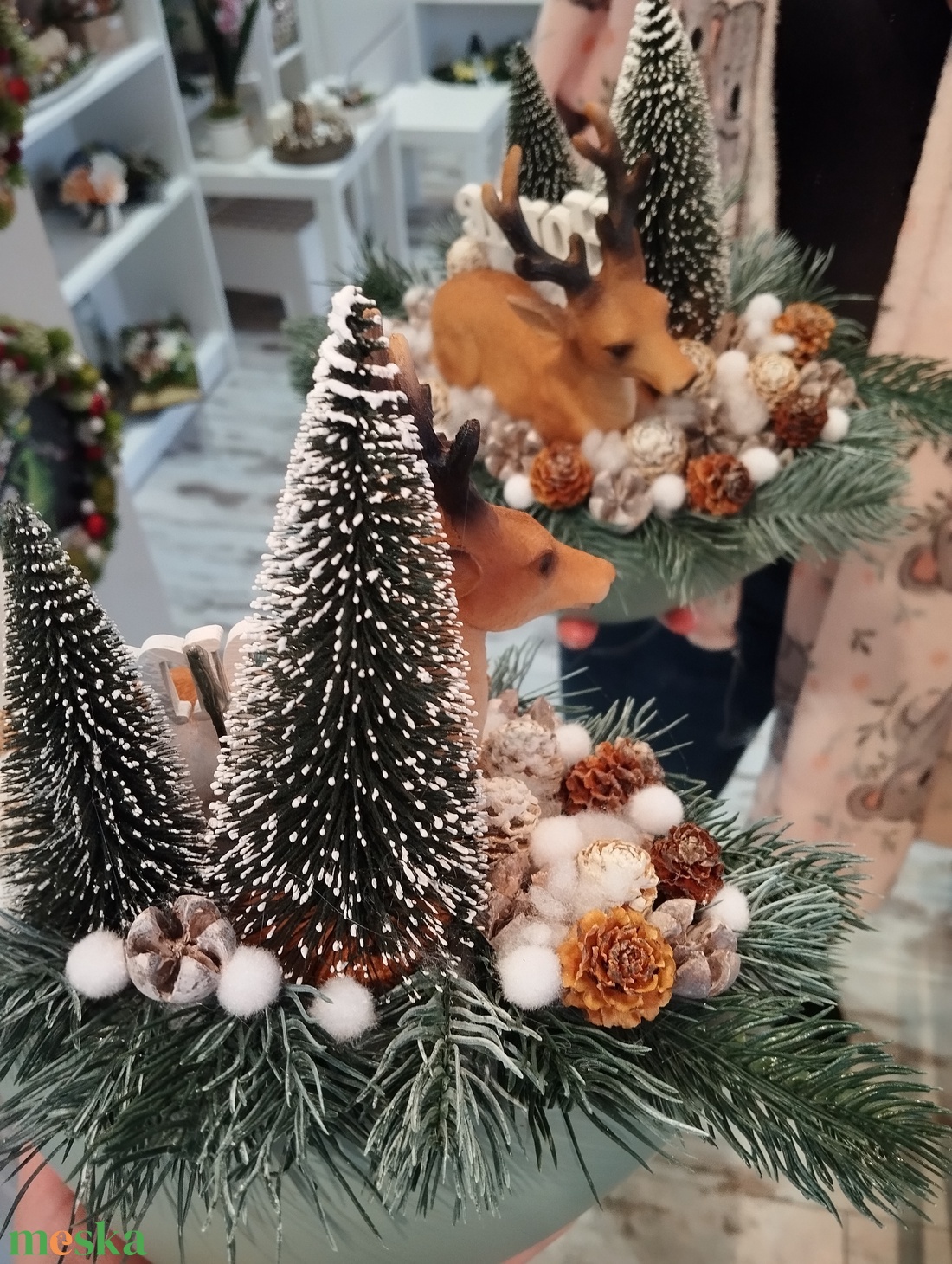 Téli asztaldísz, szarvassal, élethű fenyővel. - karácsony - adventi díszek - adventi asztaldísz - Meska.hu