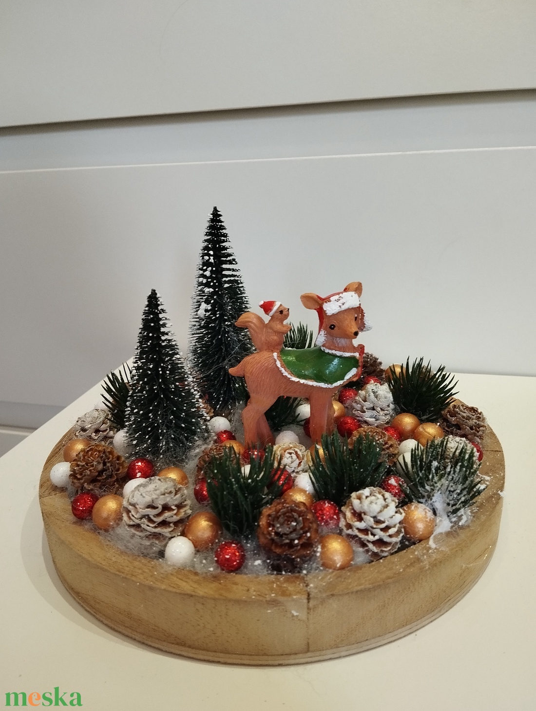 Téli, karácsonyi asztaldísz, őzikével, fenyőkkel - karácsony - adventi díszek - adventi asztaldísz - Meska.hu